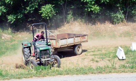 Alunos da EPA desenvolvem robot que ajuda a evitar mortes com tratores